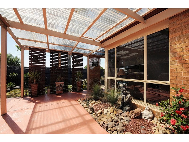 2 Brumbys Road, Carrum Downs VIC 3201