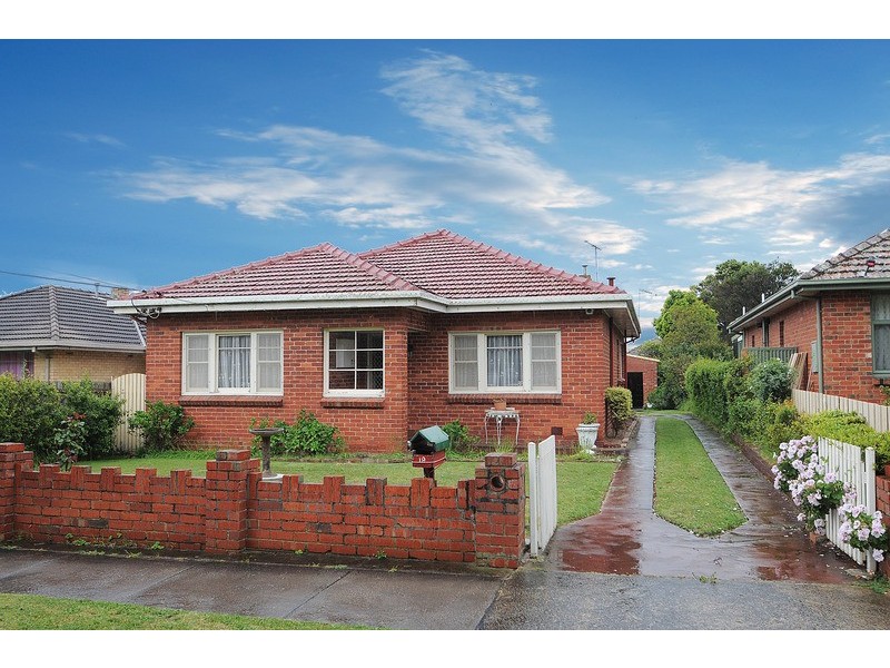 19 Dell Road, Frankston VIC 3199