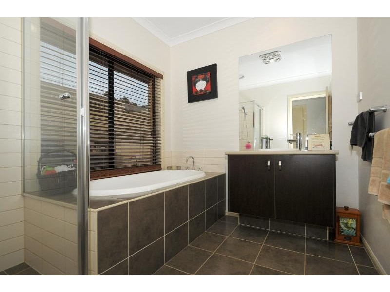 20 Spence Terrace, Sandhurst VIC 3977