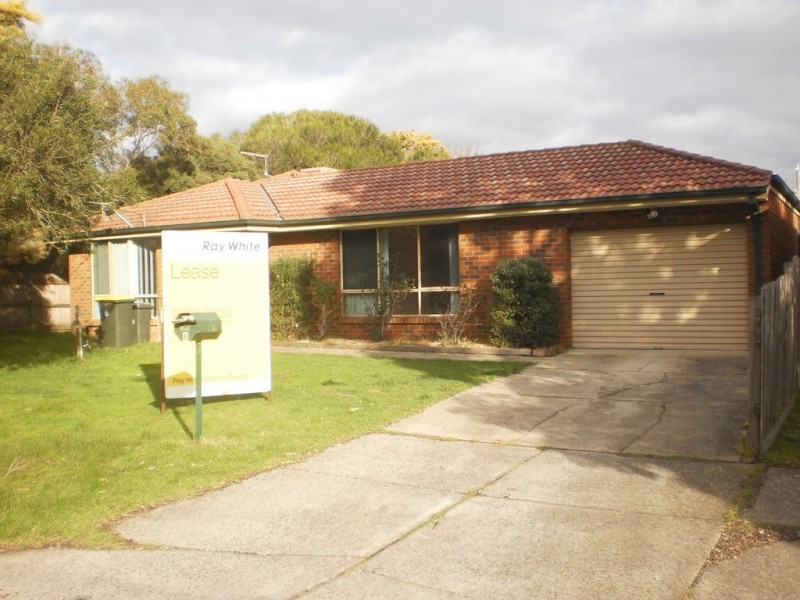 8 St Agnes Court, Carrum Downs VIC 3201