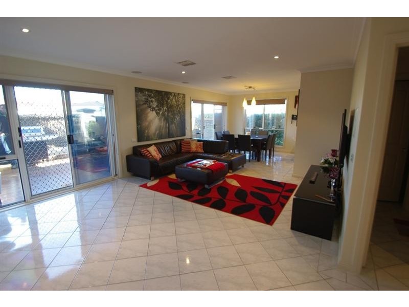32 Scarborough Drive, Patterson Lakes VIC 3197