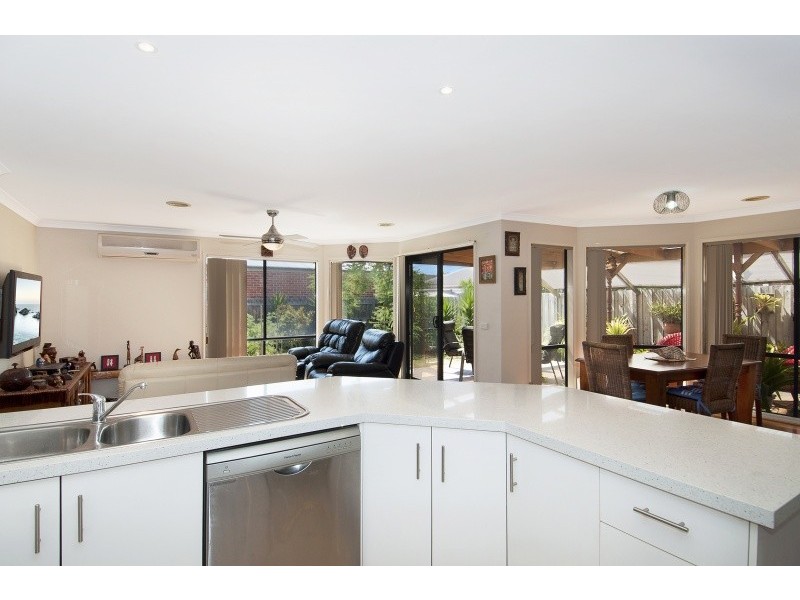 3 Clifton Grove, Carrum Downs VIC 3201