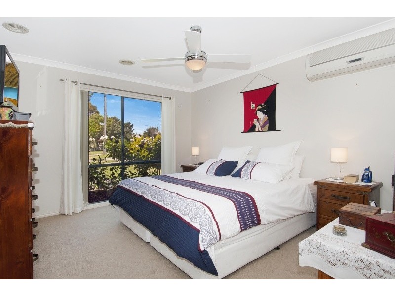 3 Clifton Grove, Carrum Downs VIC 3201