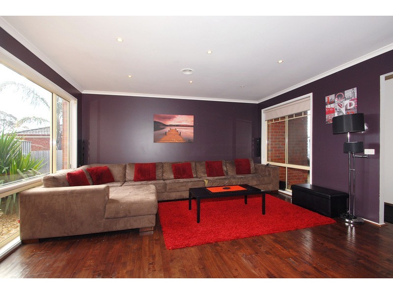 12 Oriana Grove, Skye VIC 3977