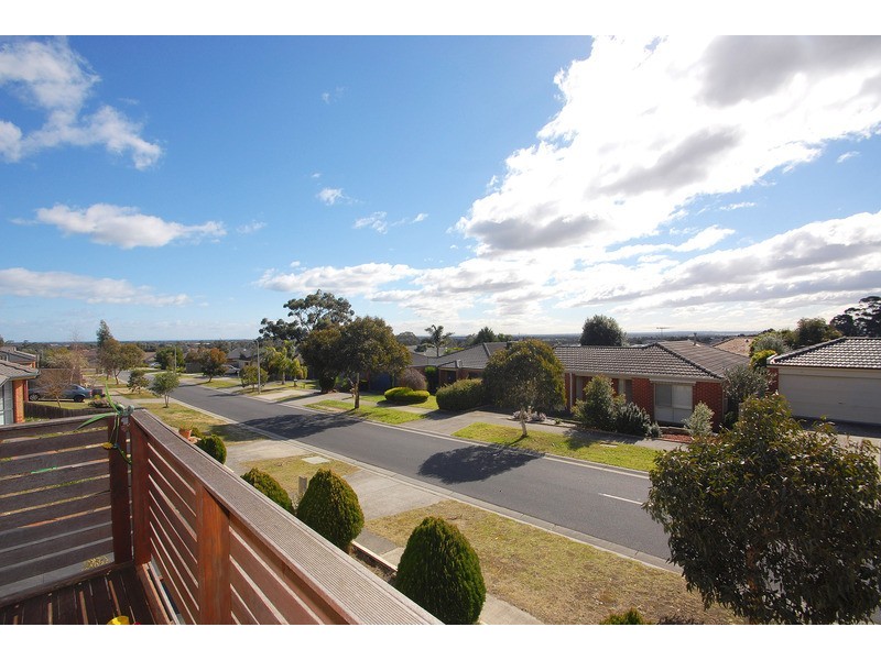 22 Hillview Drive, Carrum Downs VIC 3201