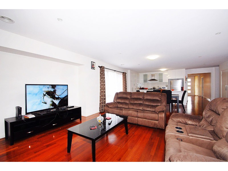 2 Holly Place, Carrum Downs VIC 3201