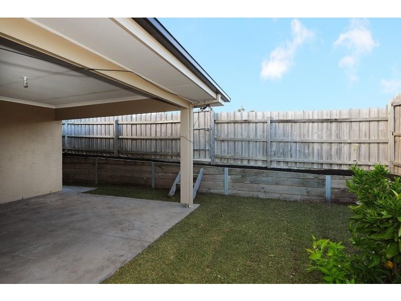 2 Holly Place, Carrum Downs VIC 3201