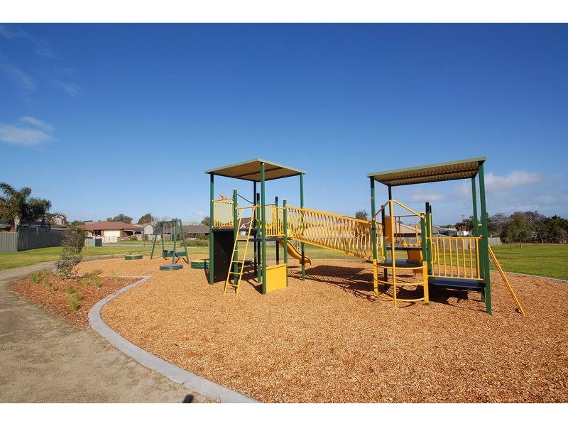 16 Marcella Place, Carrum Downs VIC 3201