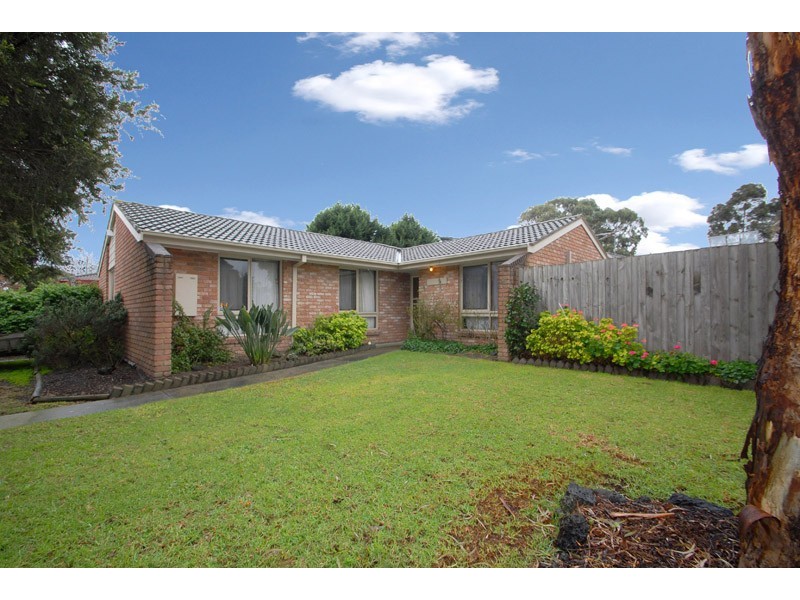 32 Quarrion Drive, Carrum Downs VIC 3201