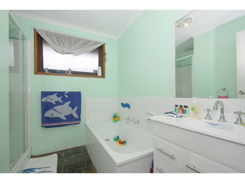 32 Quarrion Drive, Carrum Downs VIC 3201