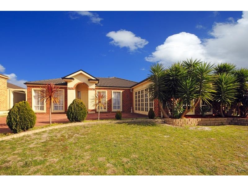 6 Flora Park Way, Carrum Downs VIC 3201