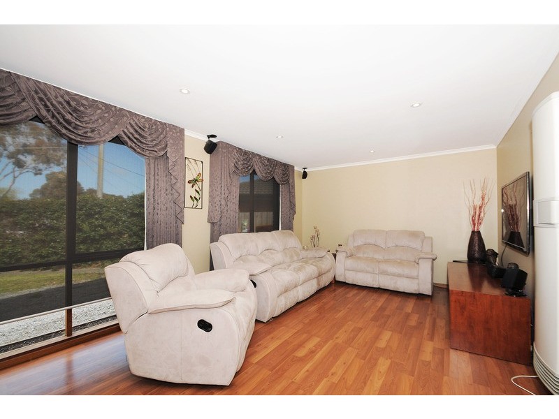 19 Honeyeater Place, Carrum Downs VIC 3201