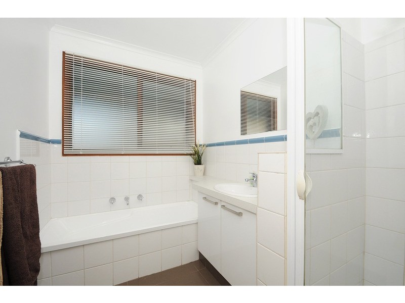 19 Honeyeater Place, Carrum Downs VIC 3201