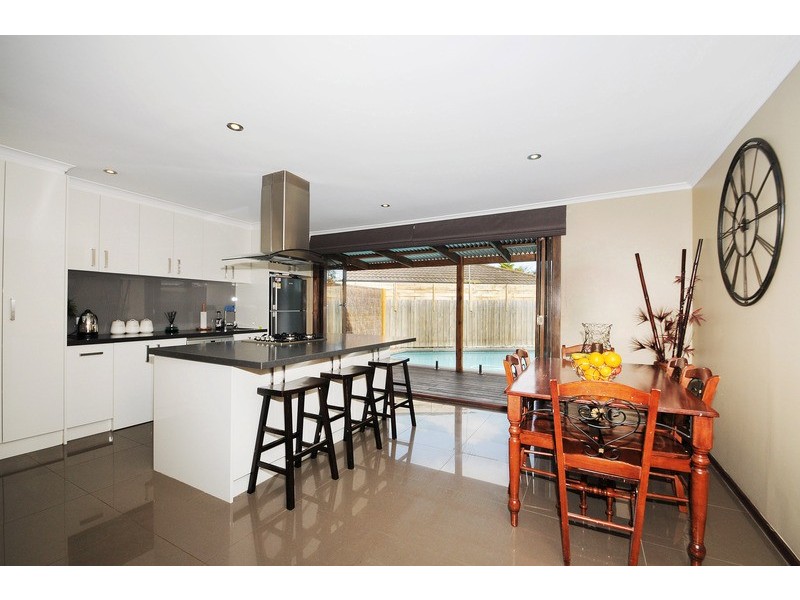 19 Honeyeater Place, Carrum Downs VIC 3201