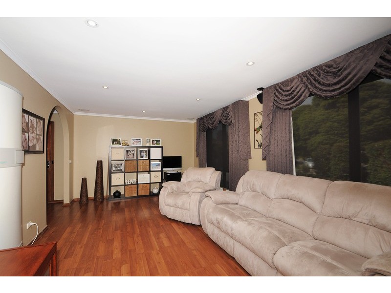 19 Honeyeater Place, Carrum Downs VIC 3201