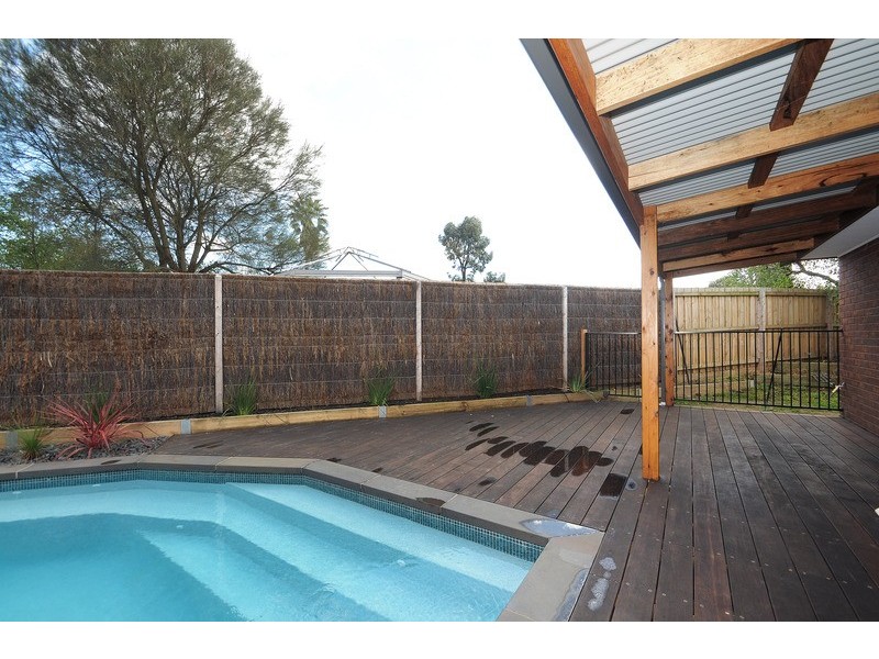 19 Honeyeater Place, Carrum Downs VIC 3201