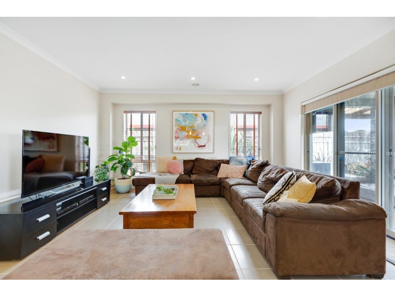 41 Sanoma Drive, Skye VIC 3977