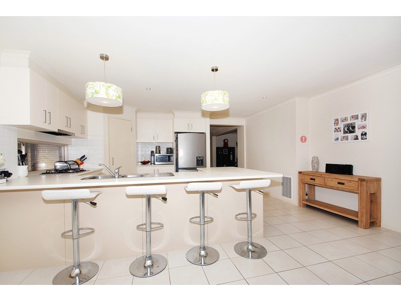 11 Madisson Crescent, Carrum Downs VIC 3201