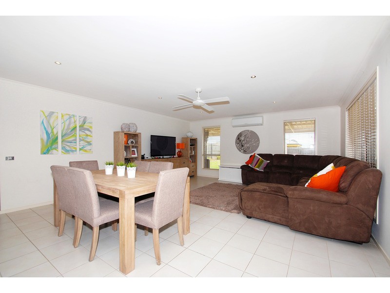 11 Madisson Crescent, Carrum Downs VIC 3201