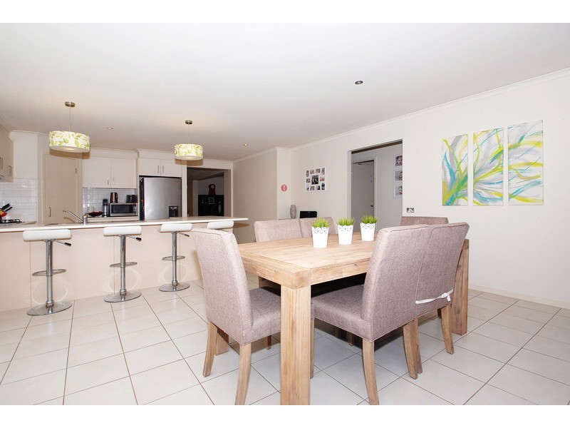 11 Madisson Crescent, Carrum Downs VIC 3201