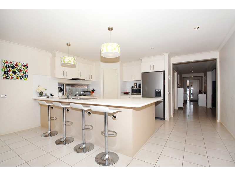 11 Madisson Crescent, Carrum Downs VIC 3201