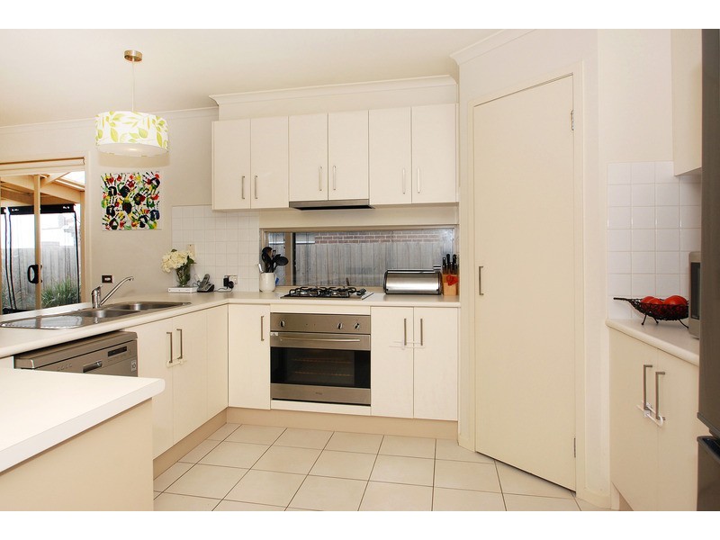 11 Madisson Crescent, Carrum Downs VIC 3201