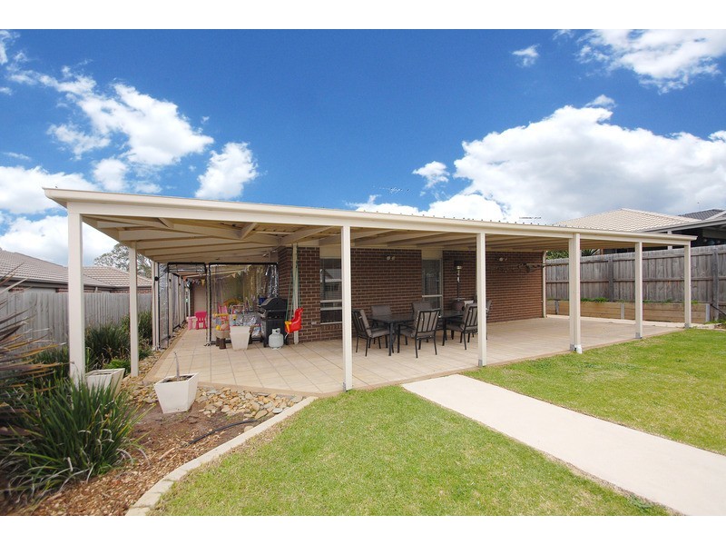 11 Madisson Crescent, Carrum Downs VIC 3201