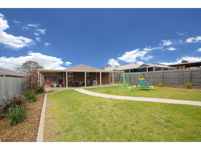 11 Madisson Crescent, Carrum Downs VIC 3201