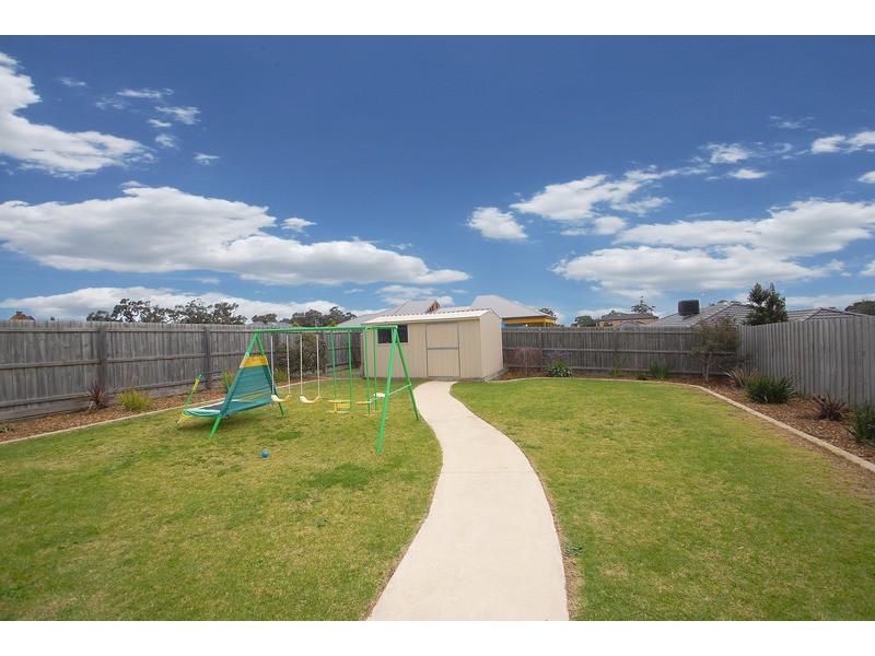 11 Madisson Crescent, Carrum Downs VIC 3201