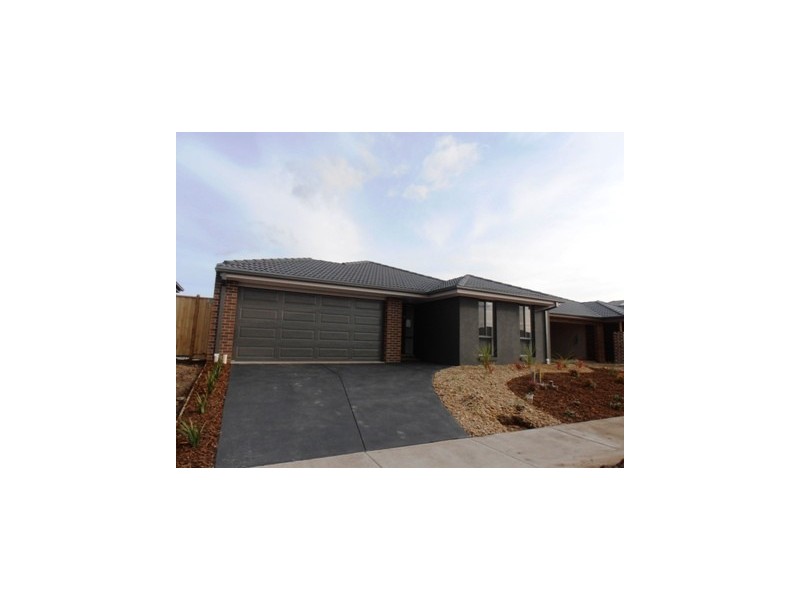14 Copernicus Circuit, Cranbourne West VIC 3977