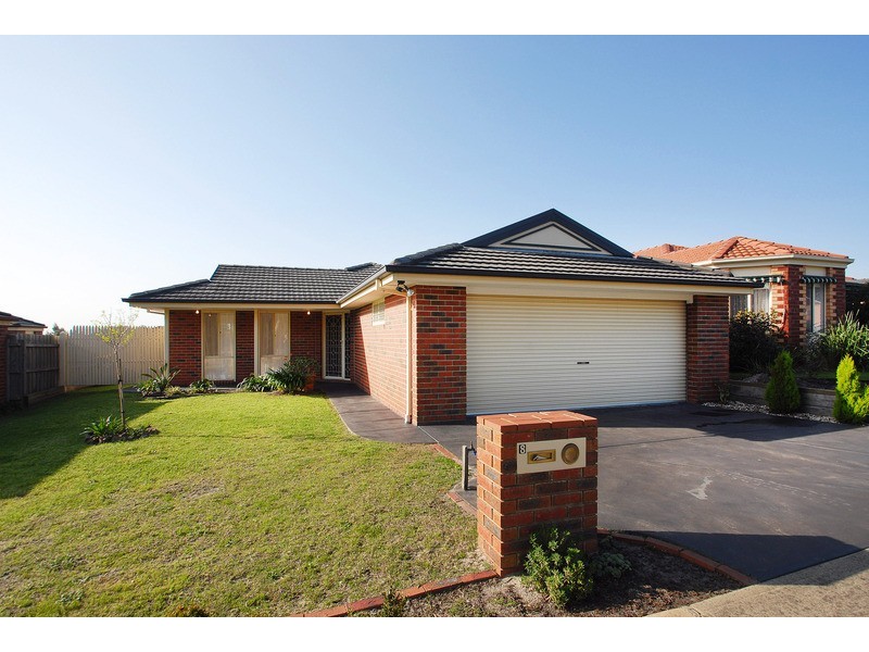 8 Grove Court, Carrum Downs VIC 3201