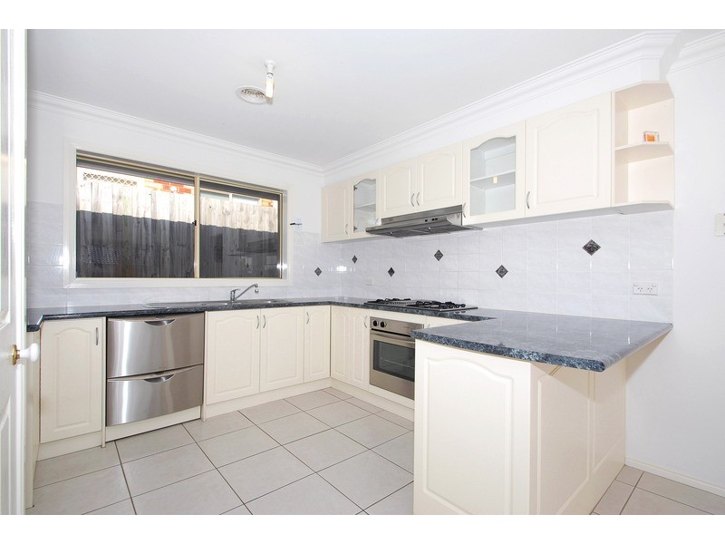 8 Grove Court, Carrum Downs VIC 3201