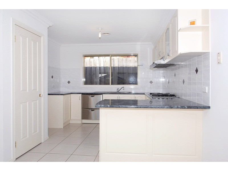 8 Grove Court, Carrum Downs VIC 3201