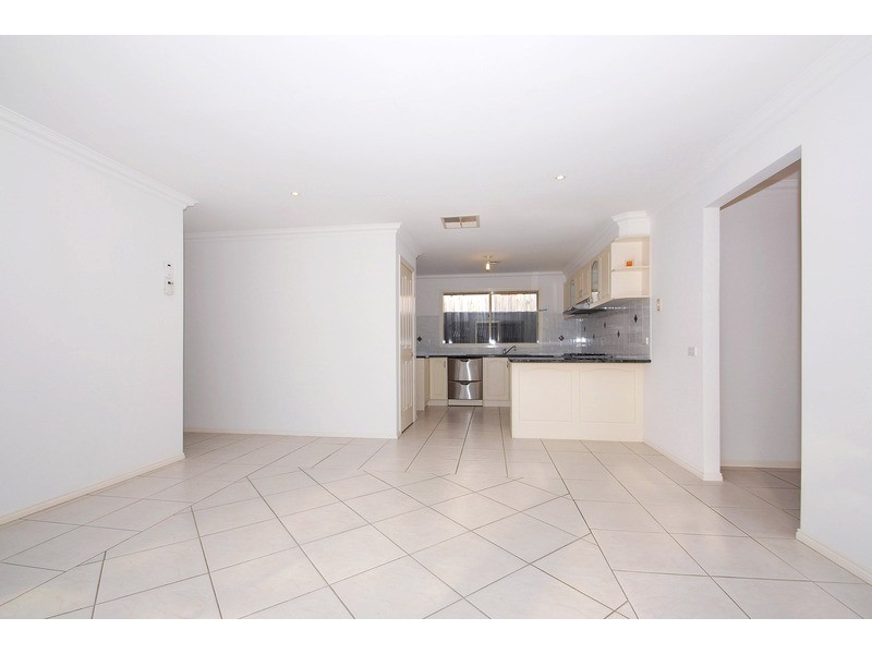 8 Grove Court, Carrum Downs VIC 3201
