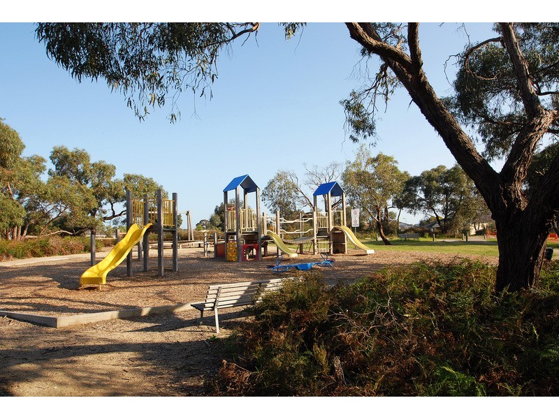 8 Grove Court, Carrum Downs VIC 3201