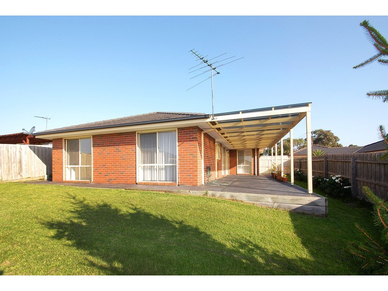 8 Grove Court, Carrum Downs VIC 3201