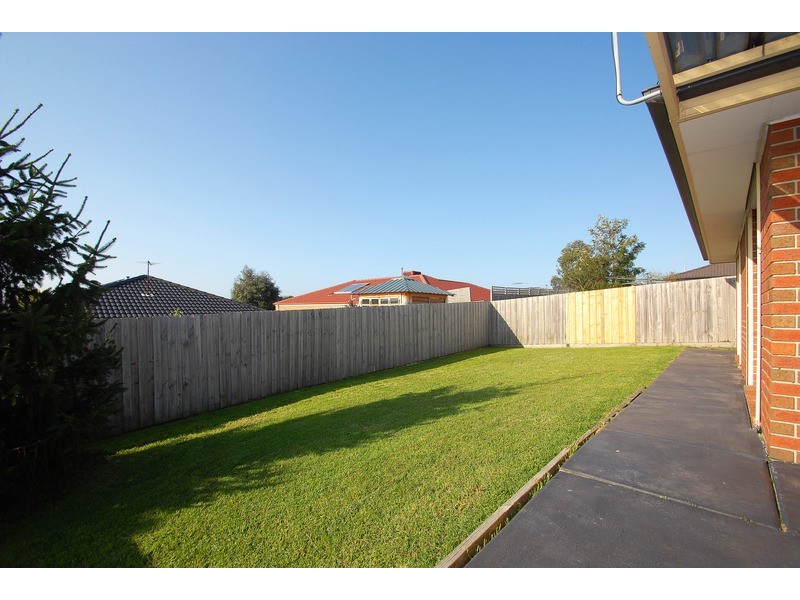 8 Grove Court, Carrum Downs VIC 3201