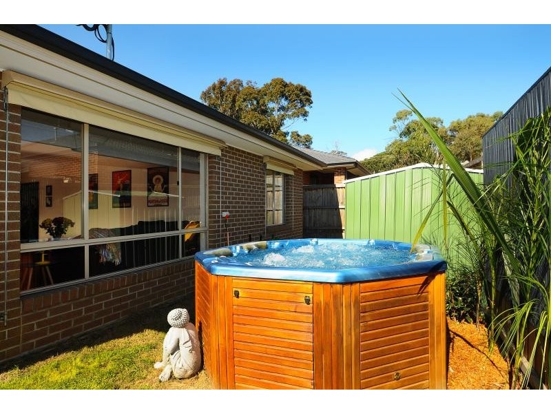 5 Rhone Grove, Skye VIC 3977