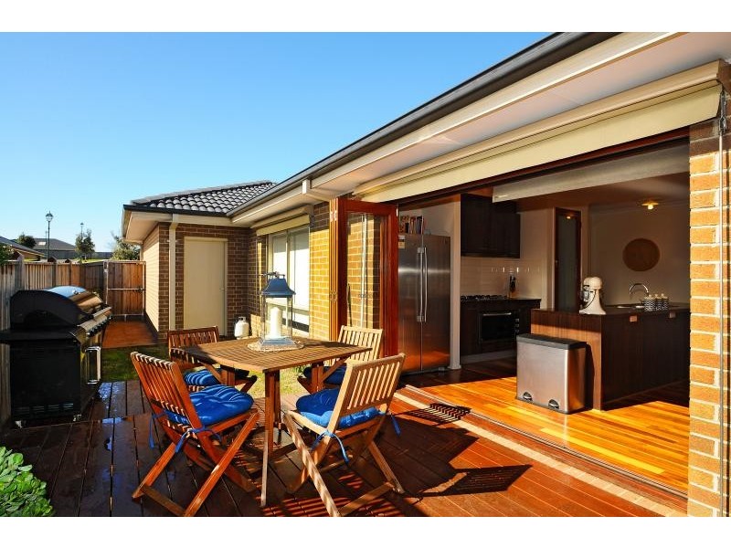 5 Rhone Grove, Skye VIC 3977