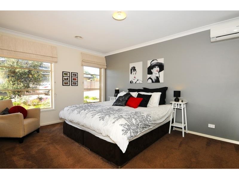 5 Rhone Grove, Skye VIC 3977