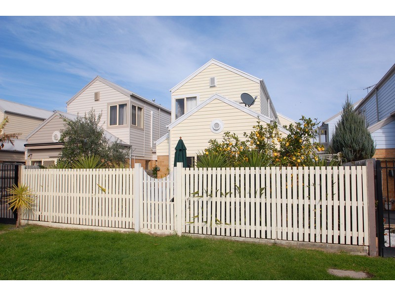 22 Tiller Lane, Patterson Lakes VIC 3197