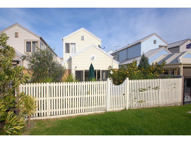 22 Tiller Lane, Patterson Lakes VIC 3197