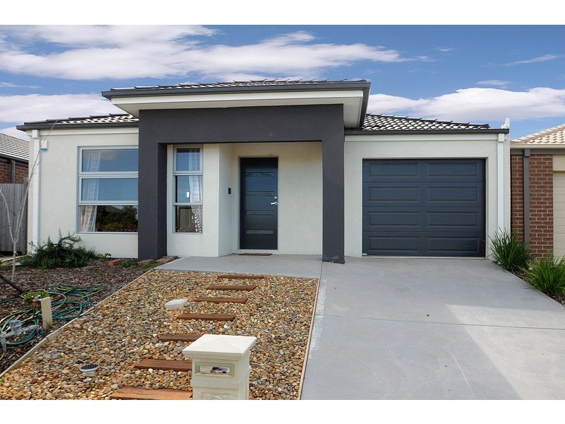 88 Silver Wattle Drive, Lyndhurst VIC 3975