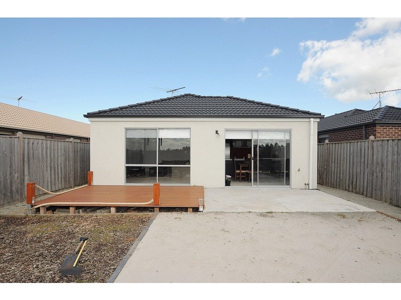 88 Silver Wattle Drive, Lyndhurst VIC 3975