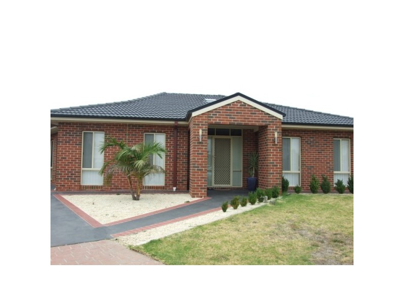 17 Narelle Court, Skye VIC 3977