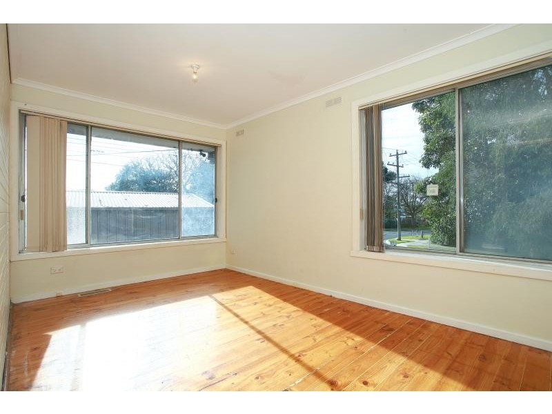 2 Benanee Drive, Frankston VIC 3199