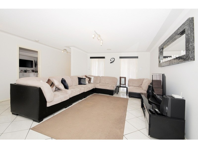 15 Narelle Court, Skye VIC 3977