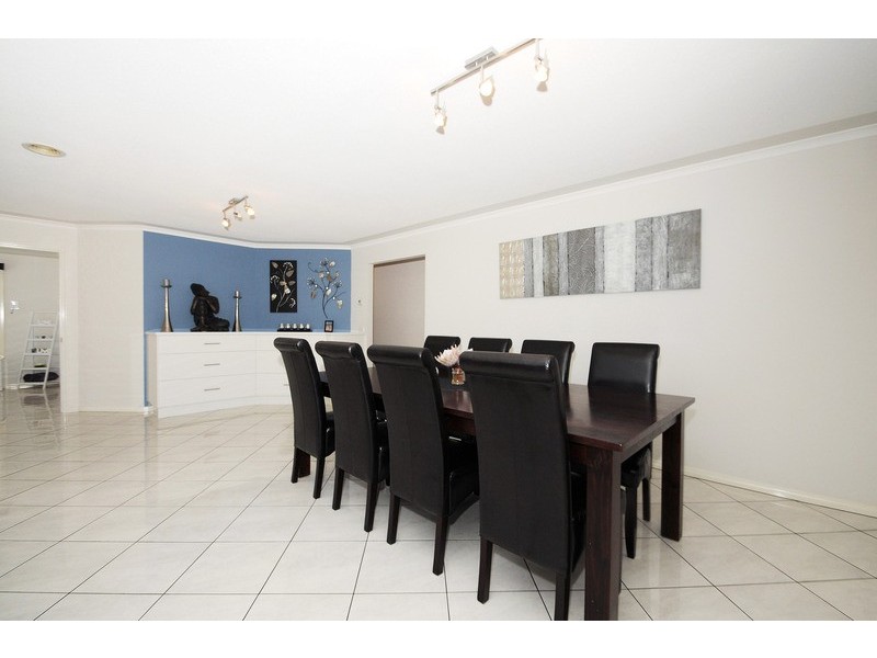 15 Narelle Court, Skye VIC 3977