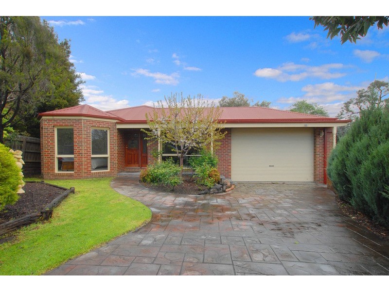 11 Micheala Court, Langwarrin VIC 3910