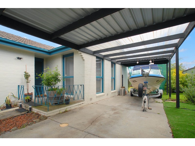6 Benelong Crescent, Seaford VIC 3198